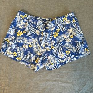 Kut from the Kloth Linen Shorts